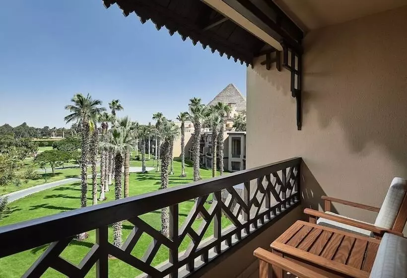 اتاق لوکس با چشم‌انداز, Marriott Mena House, Cairo