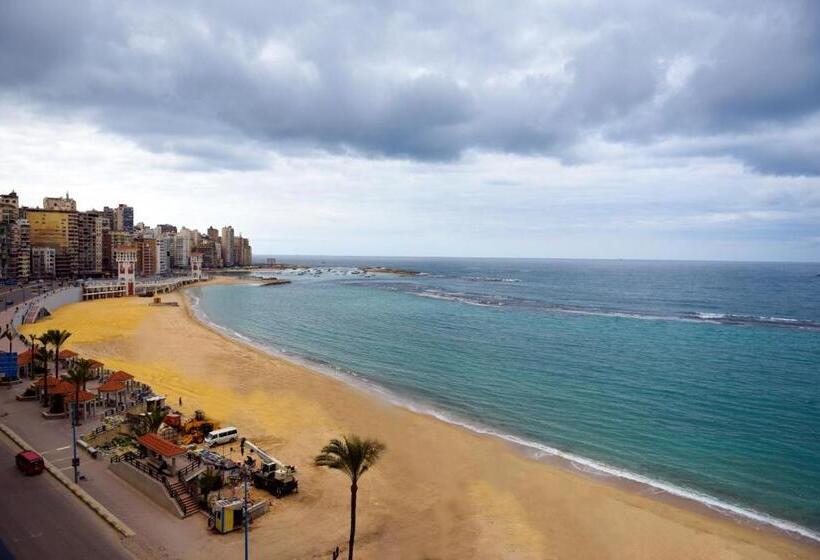 سوییت با چشم‌انداز دریا, Regency Hotel Alexandria