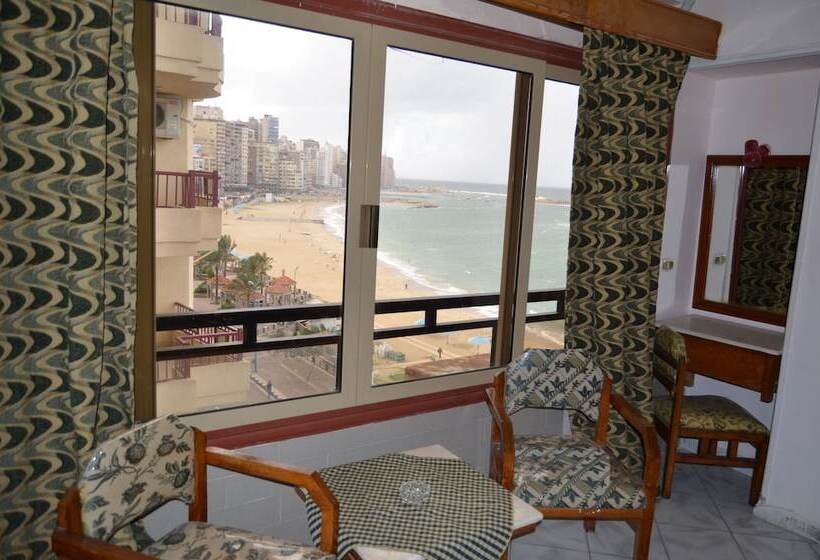 اتاق اساندارد با چشمانداز جانبی به دریا, Regency Hotel Alexandria