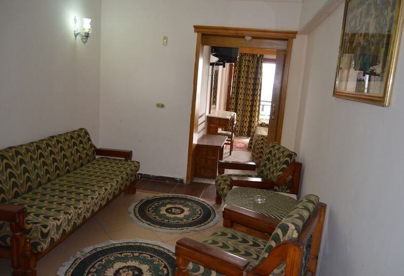 سوییت با چشمانداز دریا, Regency Hotel Alexandria