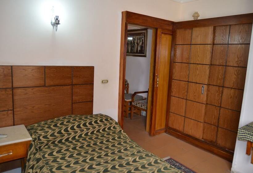 سوییت با چشمانداز دریا, Regency Hotel Alexandria