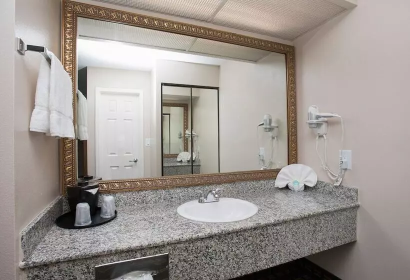２ダブルベッドのスタンダードルーム, Stanford Inn & Suites Anaheim