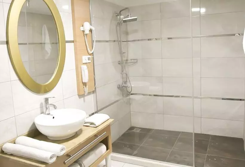 Chambre Standard, Start