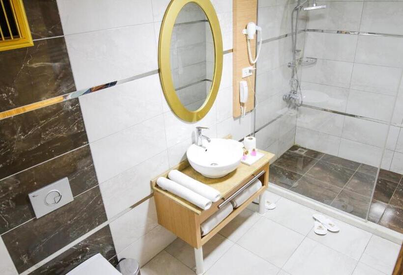 Quarto Familiar, Start