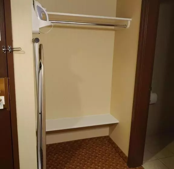 Deluxe-huone King-vuode, Surestay Plus Hotel By Best Western Reno Airport