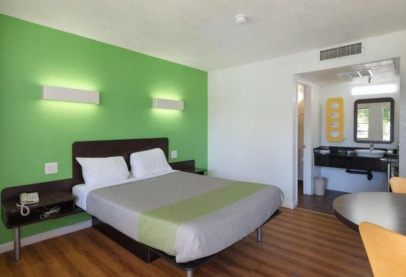 适合残疾人使用的标准间, Motel 6 Barstow, Ca