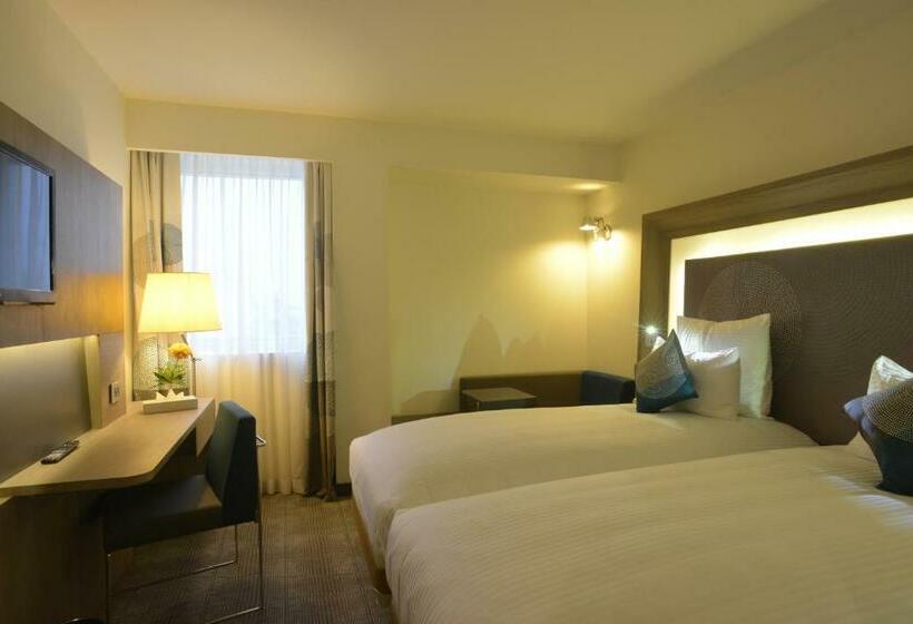 اتاق سوپریور با چشمانداز استخر, Novotel Cairo Airport