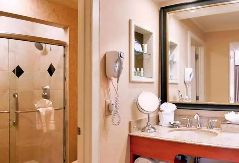 Villa 2 Makuuhuonetta, Eden Resort And Suites, Bw Premier Collection