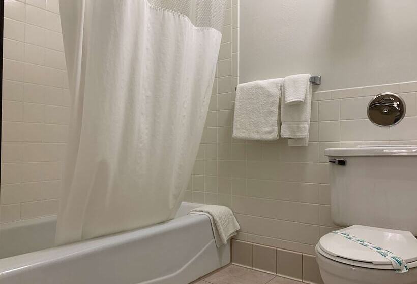 ２ダブルベッドのスタンダードルーム, Best Western Maritime Inn