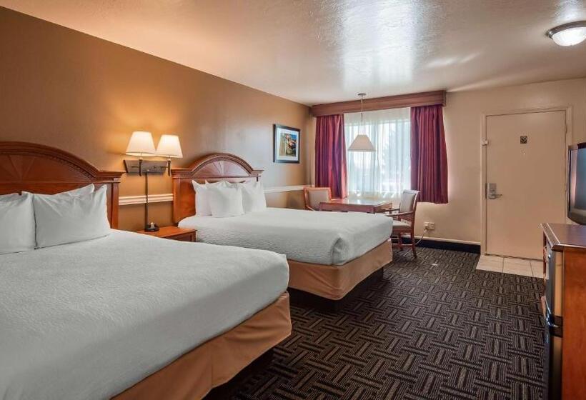 身障者適用クイーンサイズベッドルーム, Best Western Paradise Inn