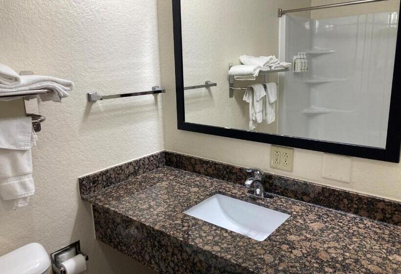 身障者適用キングサイズベッドルーム, Americinn By Wyndham Grinnell