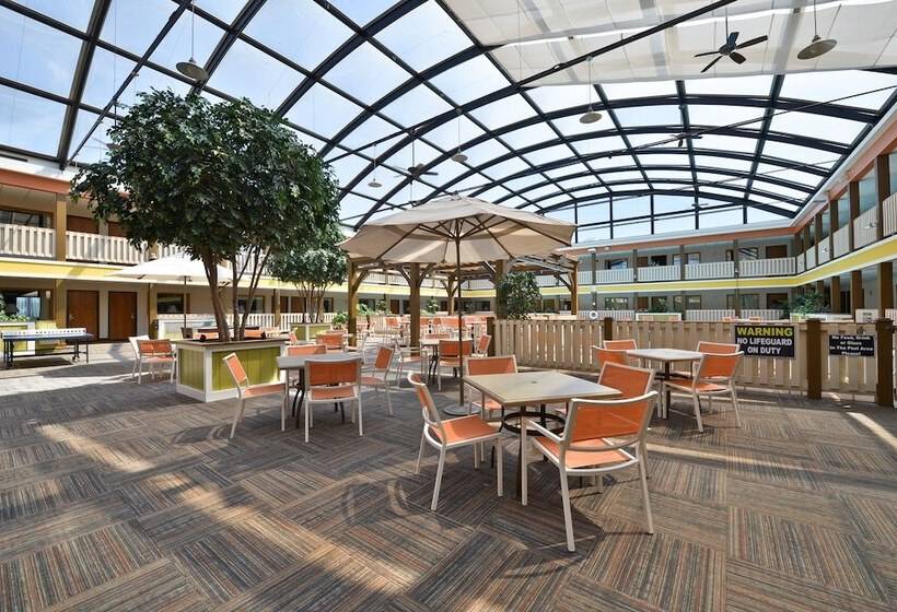 חדר סטנדרט שתי מיטות זוגיות, Best Western Plus Dubuque Hotel And Conference Center