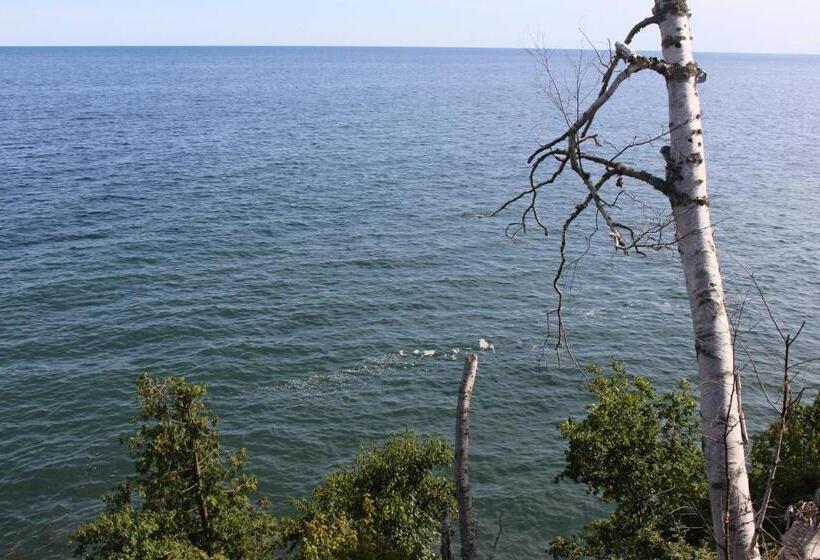 キングサイズベッドのスタンダードルーム, Cliff Dweller On Lake Superior