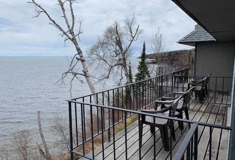 2ダブルベッドのスタンダードルーム, Cliff Dweller On Lake Superior