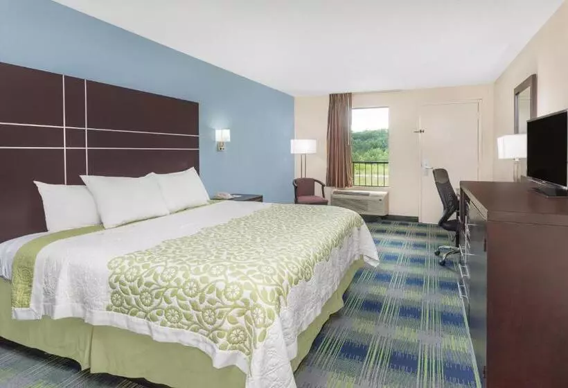 キングサイズベッドのスタンダードルーム, Days Inn By Wyndham Newberry South Carolina