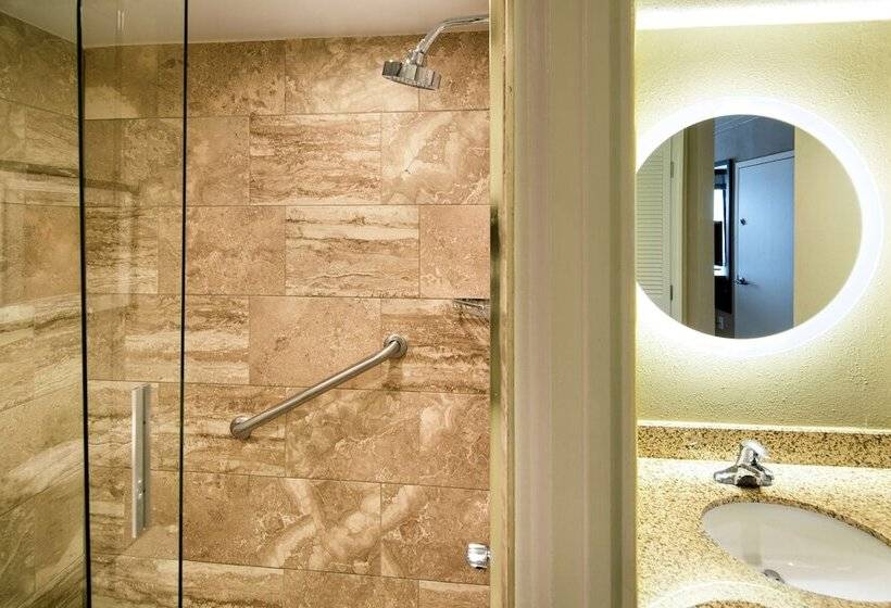 غرفه قياسيه سريرين مزدوجين, Doubletree By Hilton Hotel Laurel