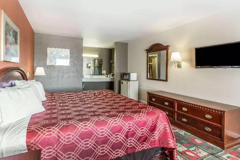 キングサイズベッドのスタンダードルーム, Econo Lodge