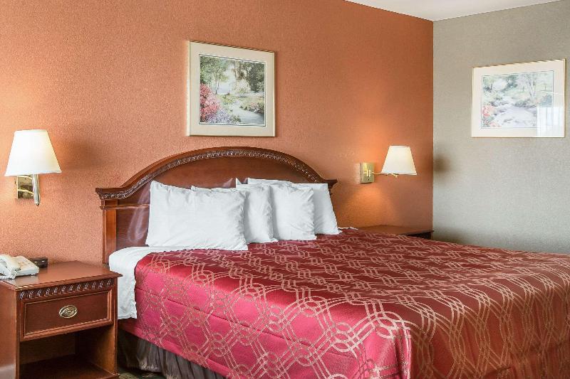 غرفة قياسية سرير كينج, Econo Lodge