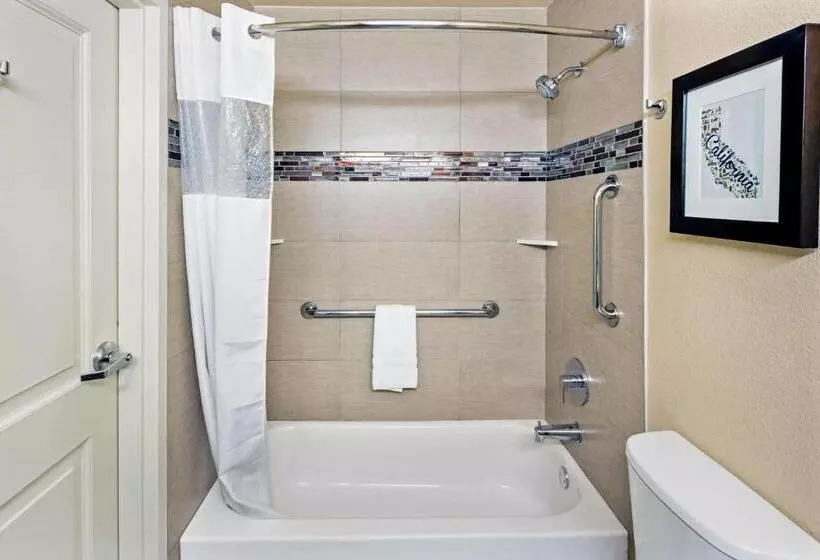 اتاق استاندارد با 2 تخت دوبل, La Quinta Inn By Wyndham Berkeley