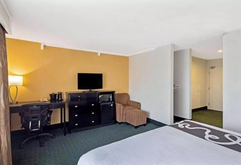 اتاق استاندارد با تخت بزرگ برای معلولان, La Quinta Inn By Wyndham Berkeley
