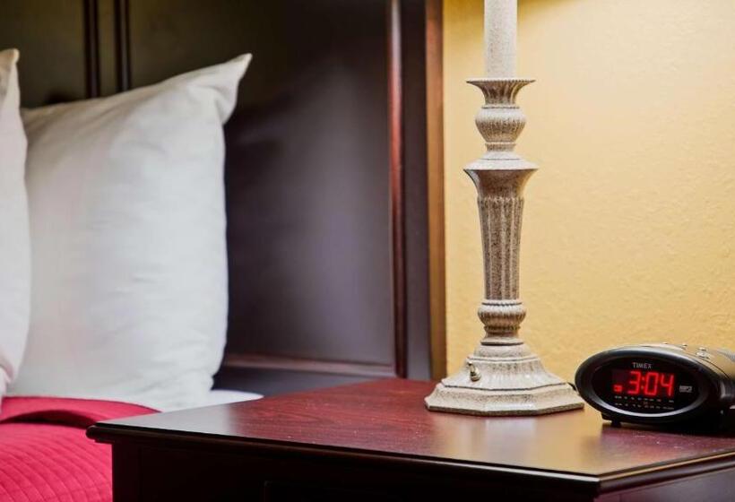 스탠다드 자쿠지 룸, Osage Creek Lodge