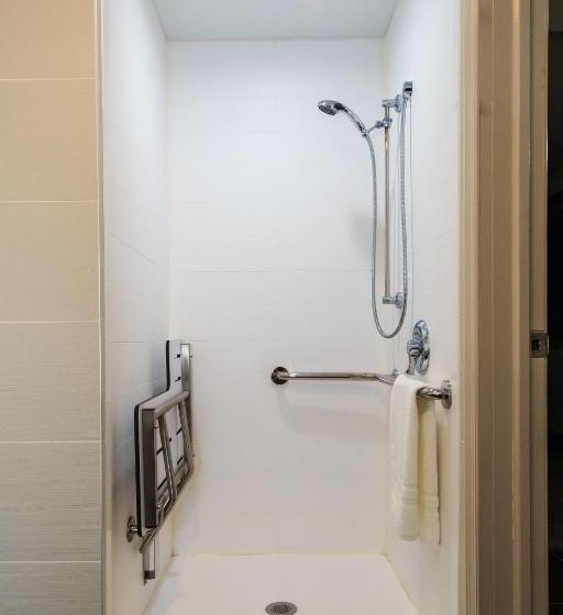 Номер Стандарт Кровать Кинг Адаптированный для Инвалидов, The Penn Stroud, Stroudsburg   Poconos, Ascend Hotel Collection