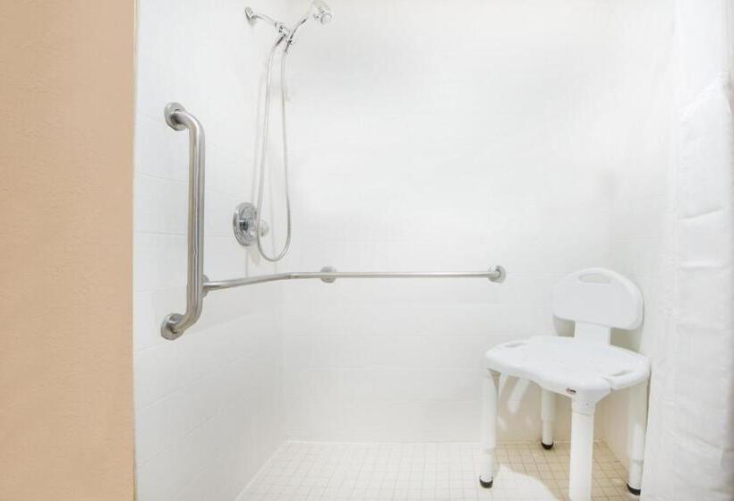 غرفة قياسية سرير كينج لذوى الإحتياجات الخاصة, Travelodge By Wyndham Enid