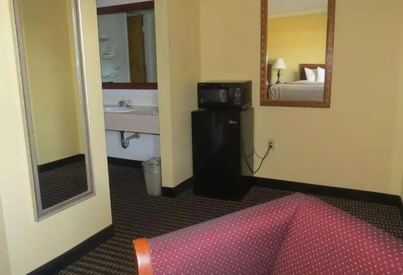 キングサイズベッドのスタンダードルーム, Travelodge By Wyndham Stratton