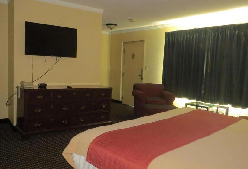 غرفة قياسية سرير كينج, Travelodge By Wyndham Stratton