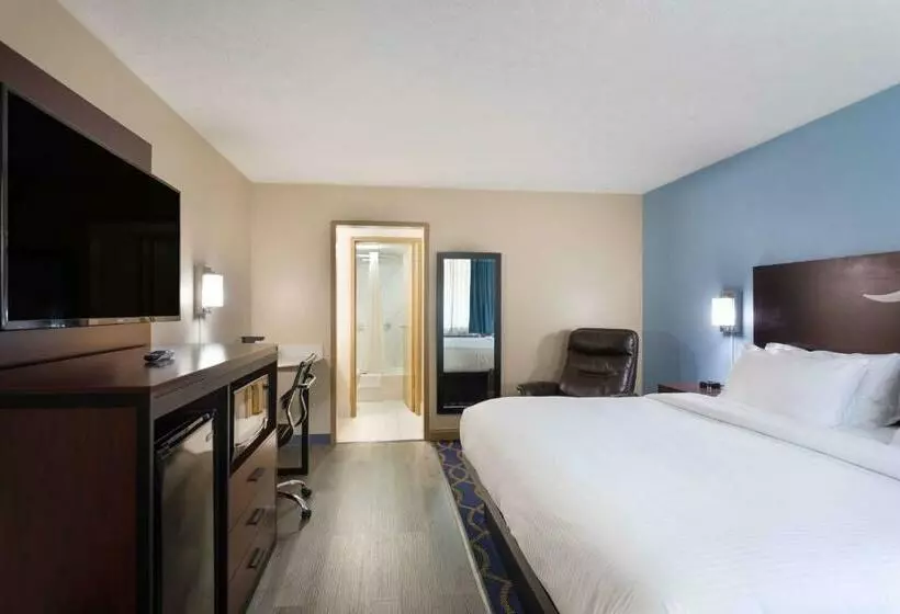 キングサイズベッドのスタンダードルーム, Surestay Hotel By Best Western Bardstown General Nelson