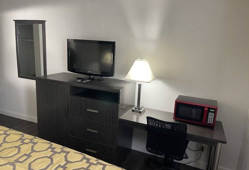 Стандартный Номер Кровать Кинг, Baymont By Wyndham Branford/new Haven