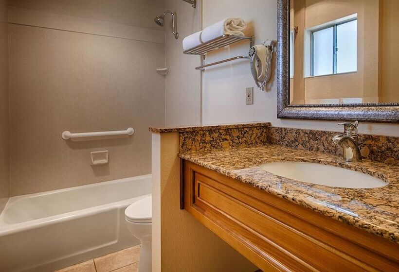 جناح, Best Western Plus A Wayfarer S Inn & Suites