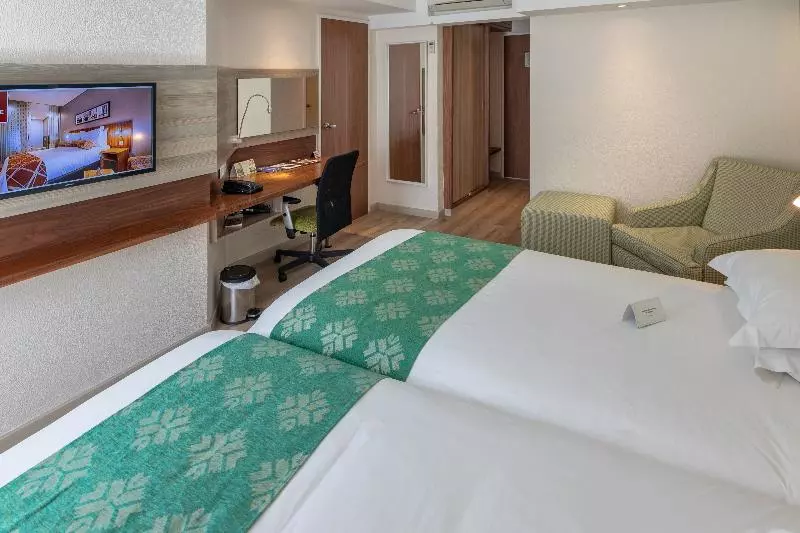 スタンダードルーム, Best Western Plus A Wayfarer S Inn & Suites