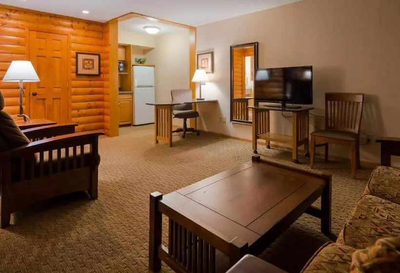 キングサイズベッドのスイートルーム, Crossroads Hotel And Event Center