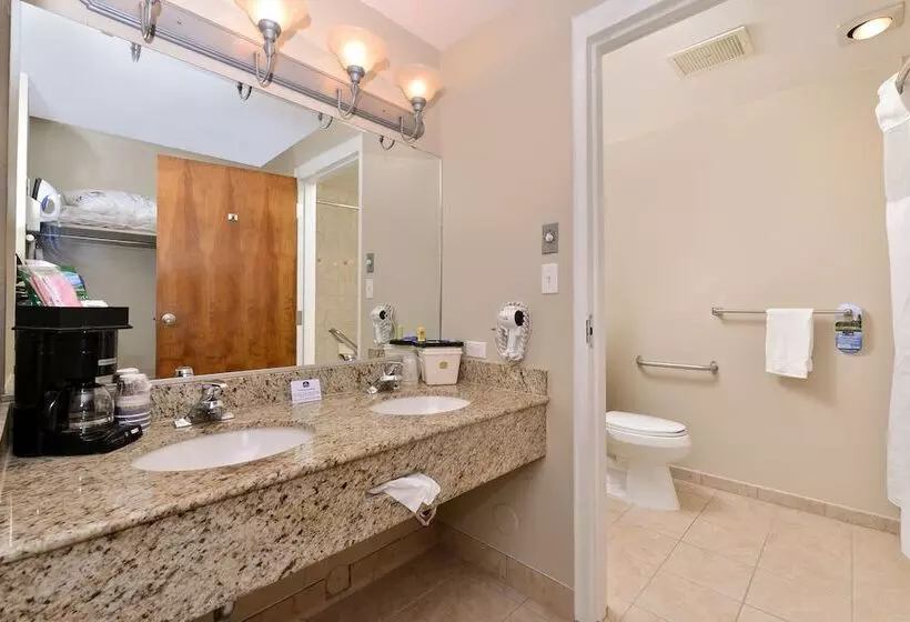 سوییت, Best Western University Inn