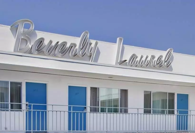 اتاق استاندارد, Beverly Laurel