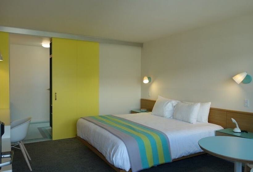 标准间, Beverly Laurel