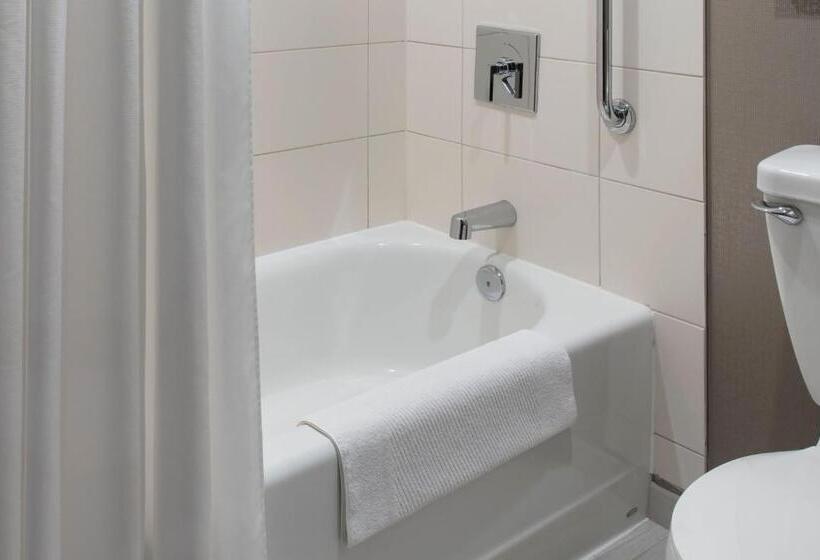 ２ダブルベッドのスタンダードルーム, Boston Marriott Cambridge