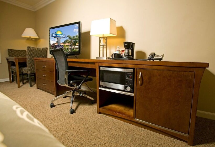 غرفة بريميوم, Days Inn By Wyndham San Diego Hotel Circle