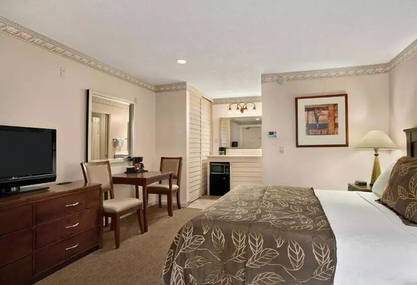 身障者適用キングサイズベッドルーム, Days Inn By Wyndham San Diego Hotel Circle