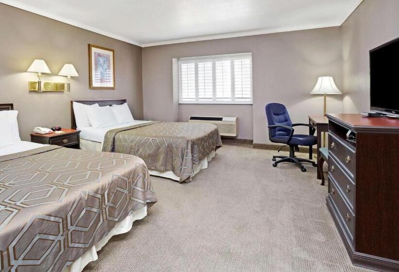 Номер Deluxe, Days Inn By Wyndham West Covina