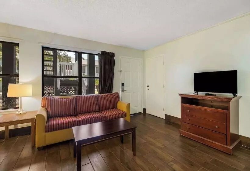 スイート, Econo Lodge Inn & Suites Fulton  Rockport