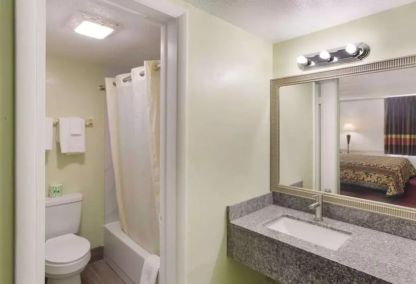Standard-huone 2 Parivuodetta, Rodeway Inn