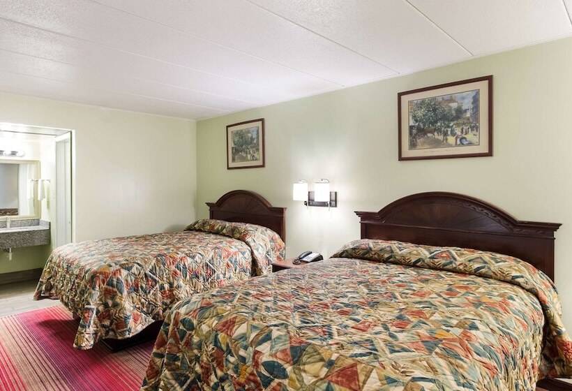 غرفه قياسيه سريرين مزدوجين, Rodeway Inn