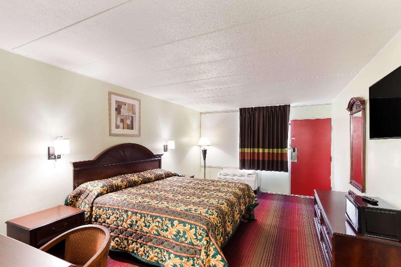 غرفة قياسية سرير كينج, Rodeway Inn