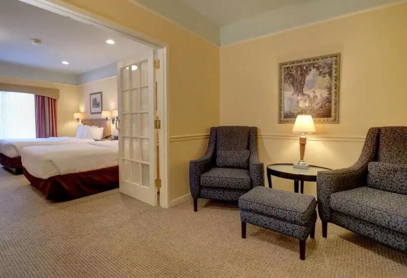 سوییت, Senator Inn & Spa