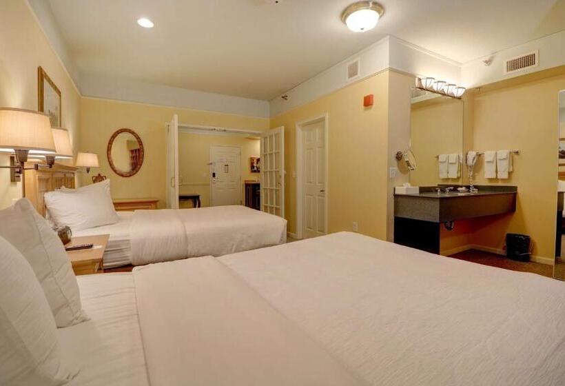 스위트, Senator Inn & Spa