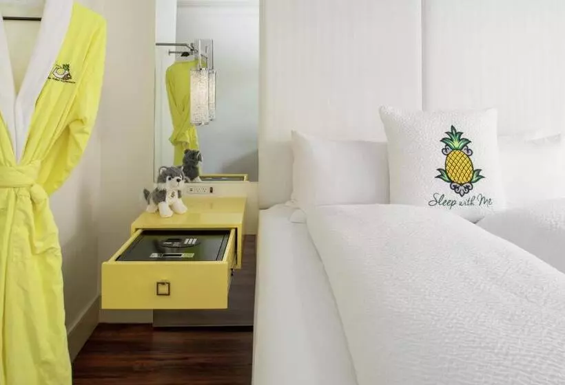 اتاق لوکس با تخت بزرگ, Staypineapple, A Delightful Hotel, South End