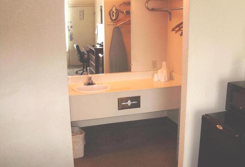 غرفة قياسية, Trade Winds Central Inn