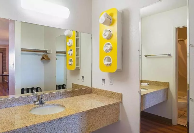 キングサイズベッドのデラックスルーム, Motel 6safford, Az